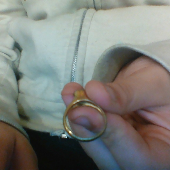 red ruby heart ring - Picture 2 of 3